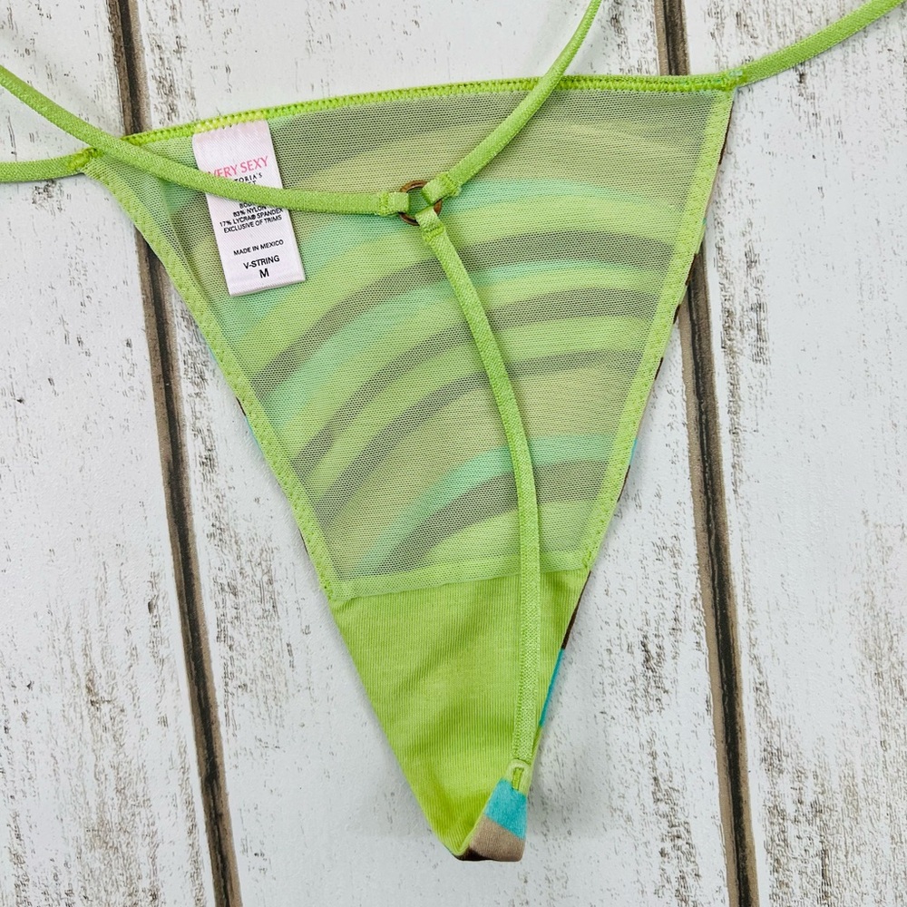 2005 Vintage Victoria’s Secret V-String Thong Pantie Medium Retro Retired Style - Picture 5 of 8